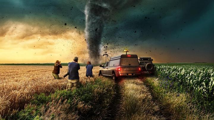 مسلسل In the Eye of the Storm: Chasers الحلقة 2 الثانية مترجمة ماي سيما